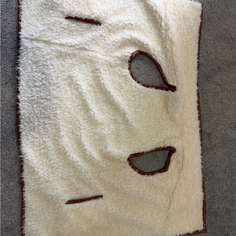 Elegant Cream Women's Vest with Brown Trim - Picture 7 of 7